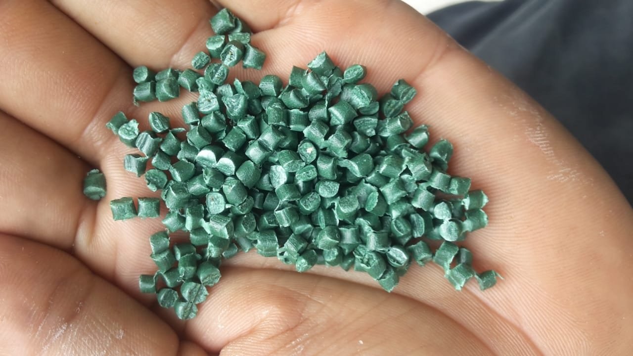 dreams-plastics-green-pp-granules-7082